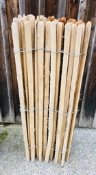 Clôture en acacia sciée-pointée espacement 4 cm