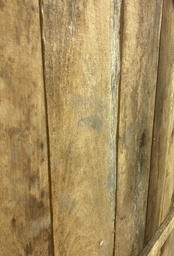 Planche acacia-robinier scié brute en largeur variable